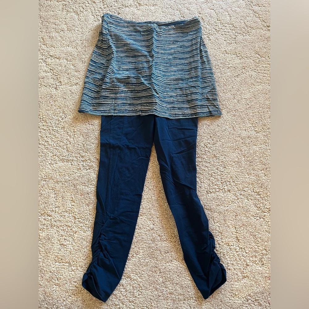 Maggie’s Organics Women’s Striped Skirt with Navy Leggings